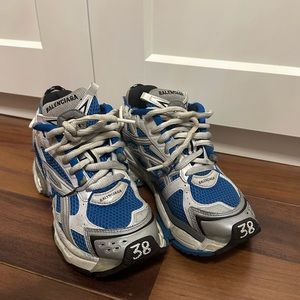 Balenciaga Runners Size 38